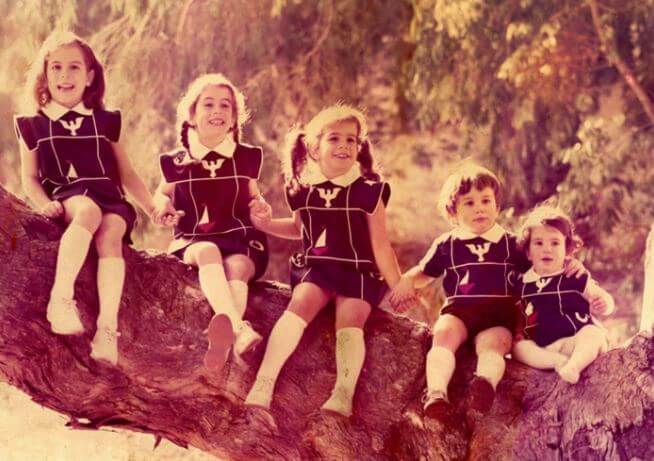 Theodore Jeffrey Prowda’s wife, Nancy Corinne, with her siblings, Christine, Jacqueline, Alexandra, and Paul Pelosi. 